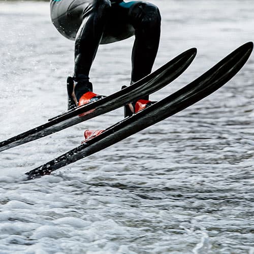 1 pair Water skis